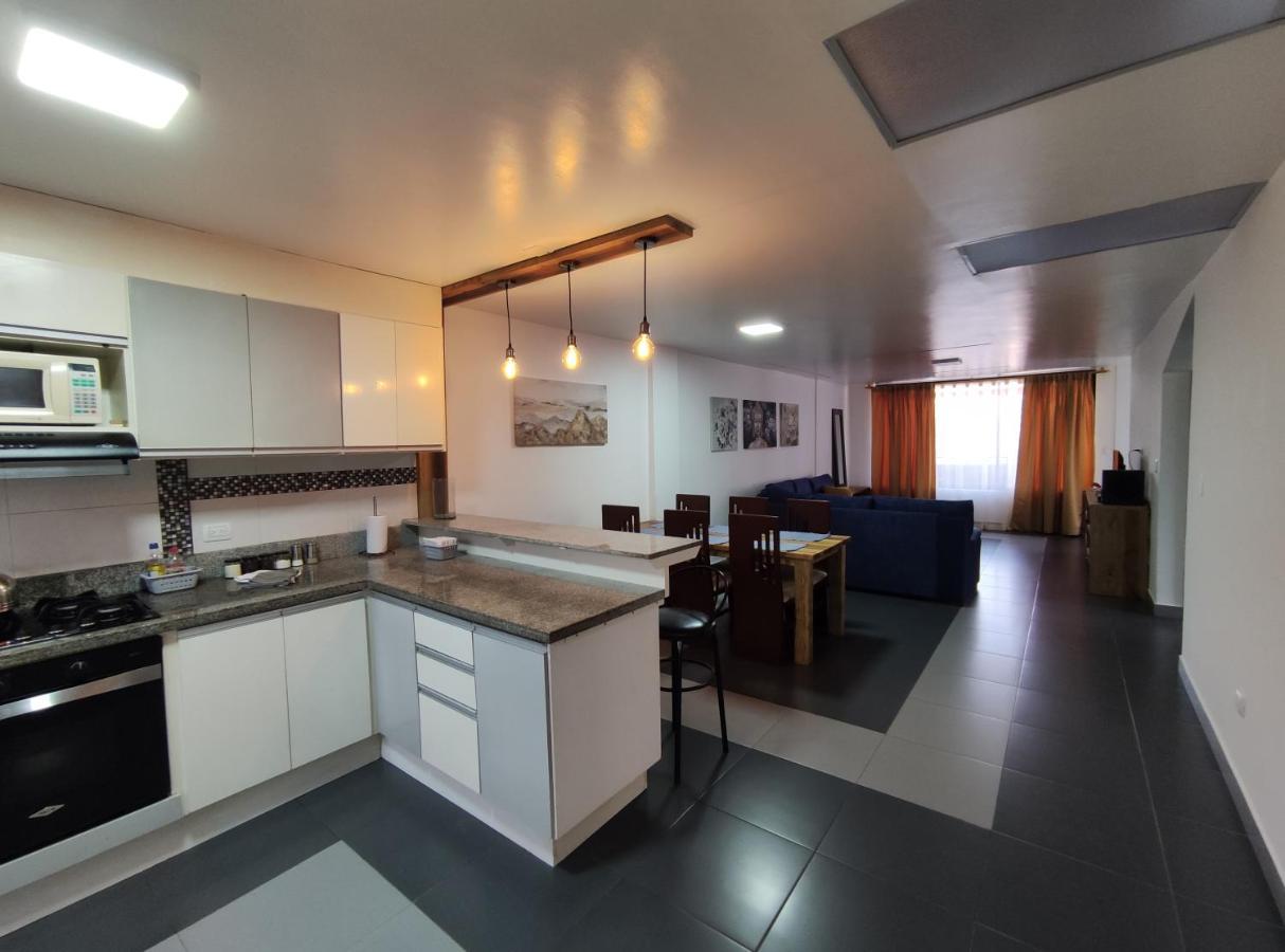 Elegante Apartamento Con Vistas Al Volcan Tungurahua بانيوس المظهر الخارجي الصورة